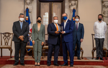 BCIE y Solidarios reconocen al Banco Adopem entidad de la Fundación Microfinanzas BBVA con el Premio Regional a la Gestión Institucional de Inclusión Financiera